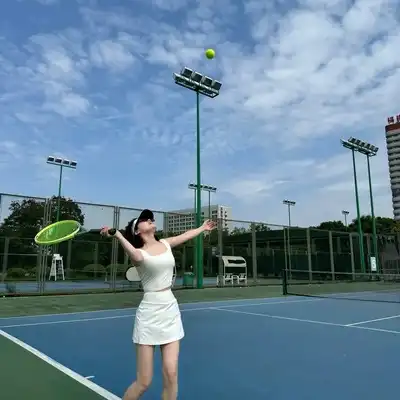 曾诺诗